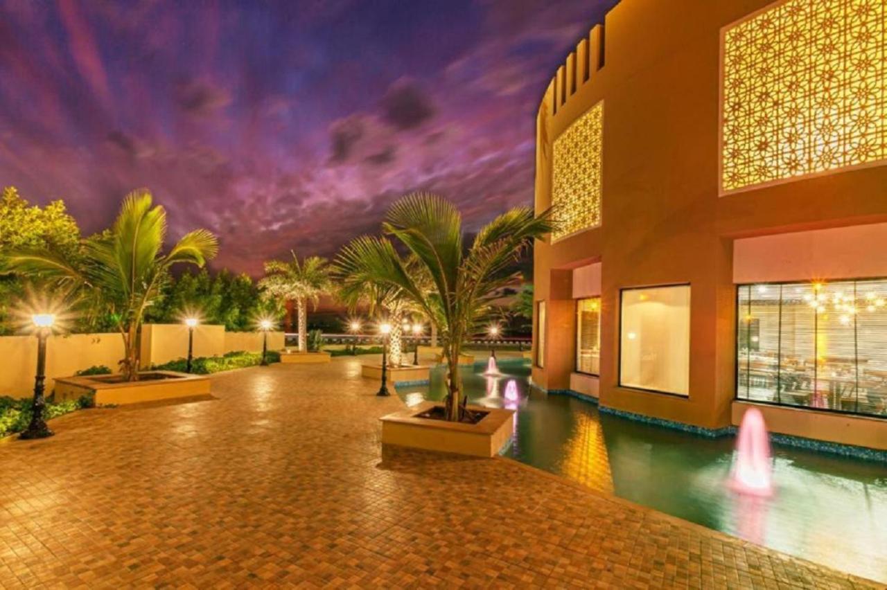 The Sky Imperial Bapu'S Resort Dwārka Exterior foto